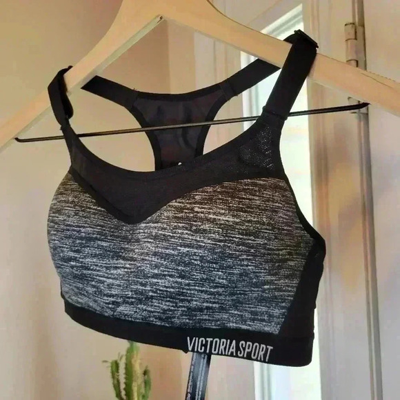 NWOT Victoria's Secret Sport Black and White Sports Bra, Sz 34B - Picture 3 of 7